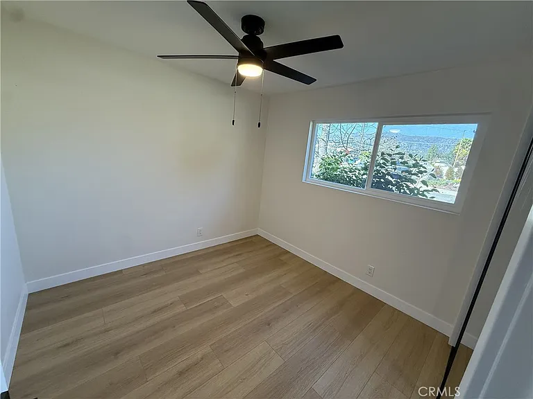 906 Majella Ave — Photo 16
