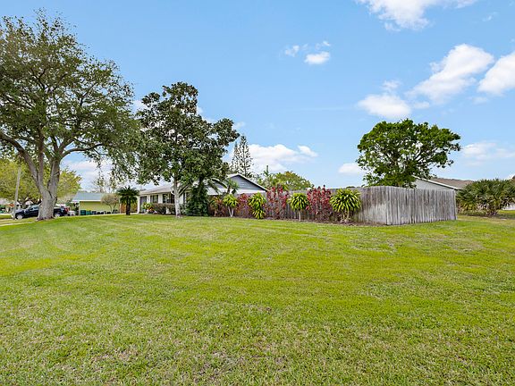 3rd image of 4226 Havana Dr