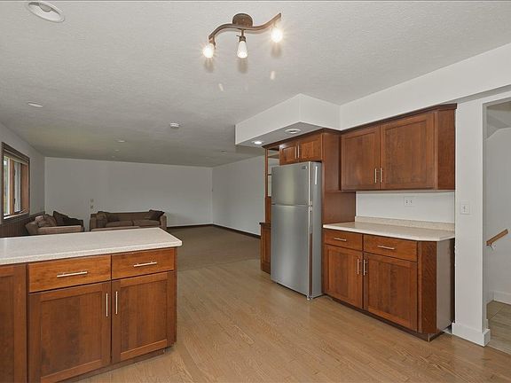 3rd image of 716-718 22nd Ave E