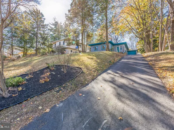 8306 Hull Dr, Wyndmoor, PA 19038