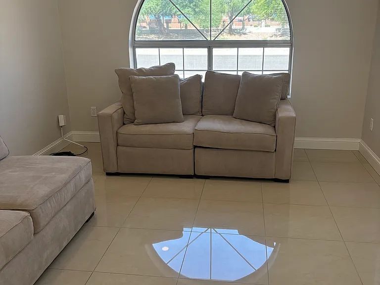 570 S Williams Pl — Photo 7