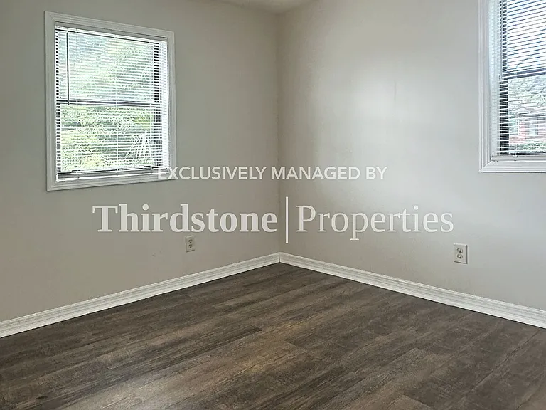 1173 W 27th St — Photo 15