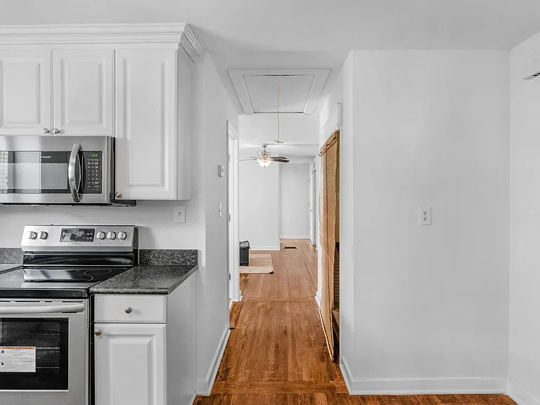 1001 Greenleaf Ave #2 — Photo 5