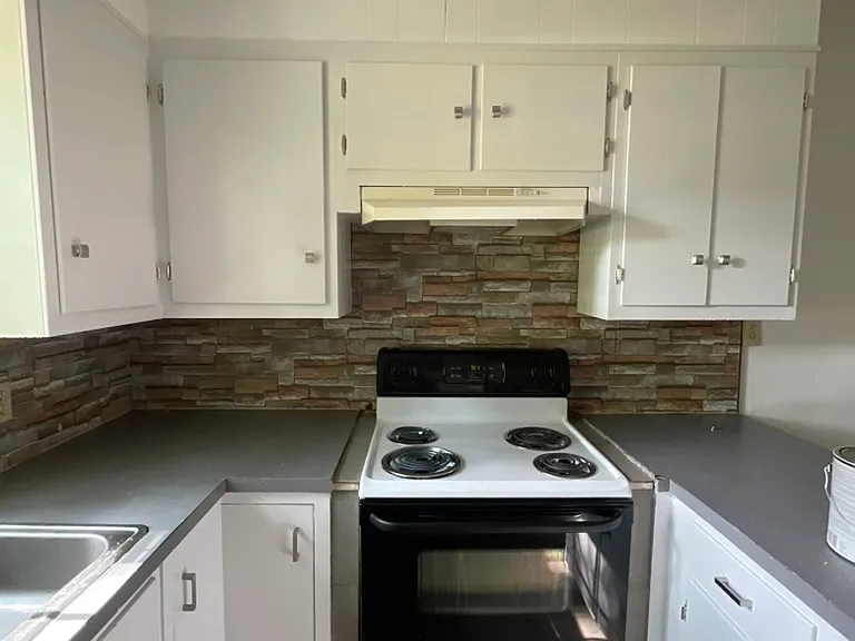 701 W McRae Ave — Photo 18