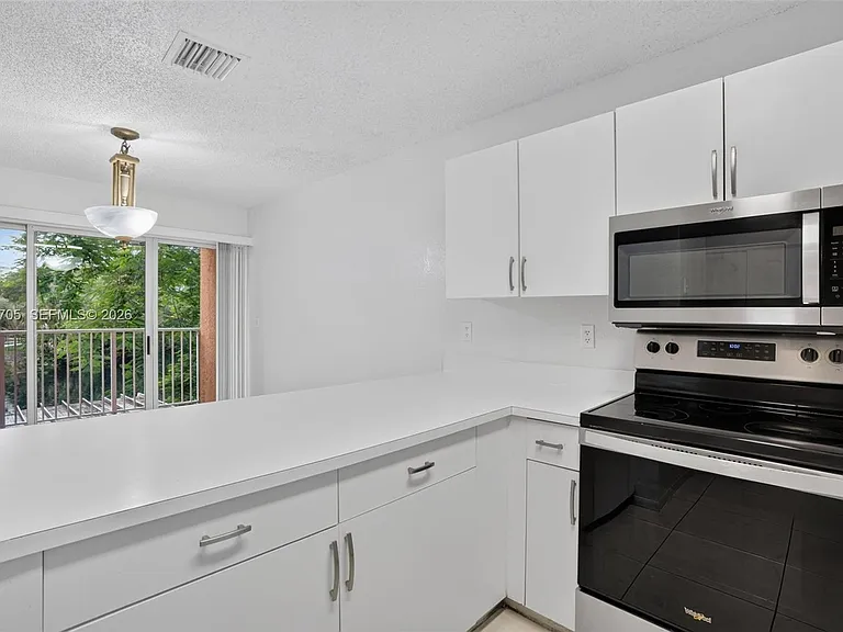 6225 Kendale Lakes Cir #253 — Photo 26
