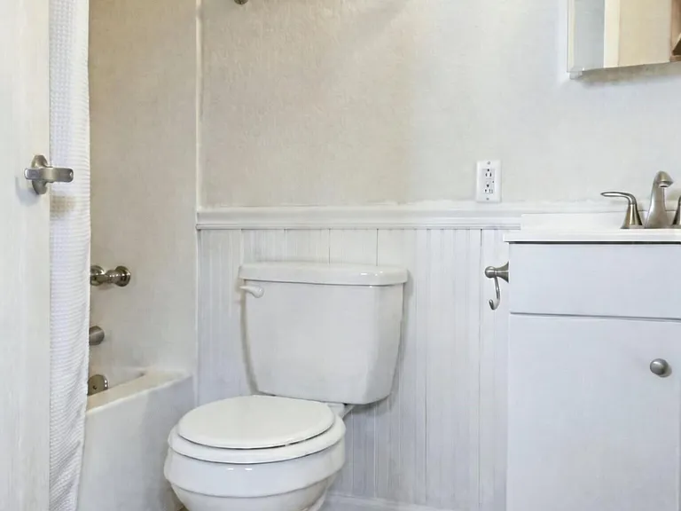 2512 E Eastland St — Photo 17
