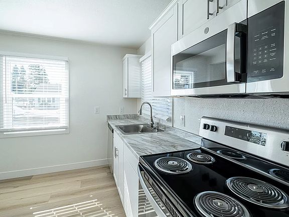 3rd image of 1308 Woolner Ave APT A