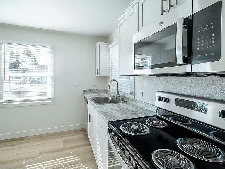 1308 Woolner Ave #A — Photo 2
