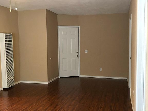 5th image of 240 E 6th St #240