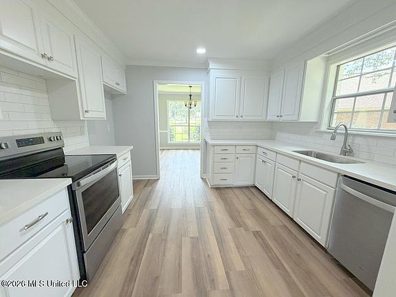 4th image of 1404 Rosemont Dr
