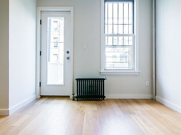 1488_Dekalb_Avenue__1R-11