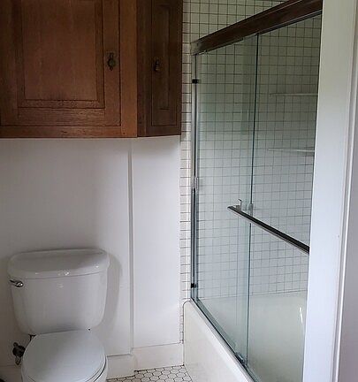 1st Floor Full Bathroom