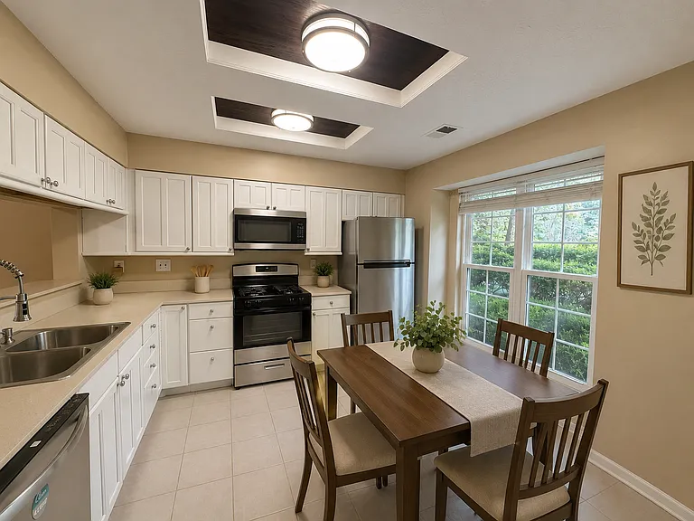208 Wedgewood Way — Photo 3