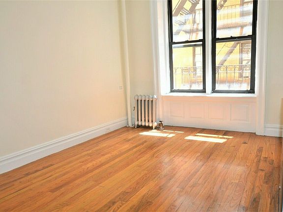 3rd image of 305 W 45th St APT 2N