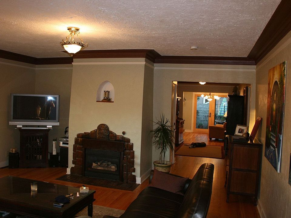 2nd image of 2224 N Alberta St