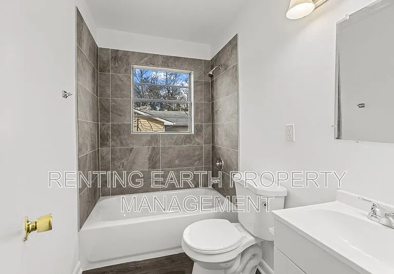 417 Athens Ave — Photo 11