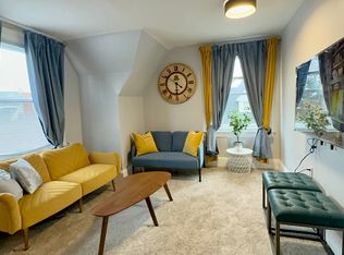 18 Adelphi Ave APT 3, Providence, RI 02906