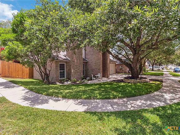 3rd image of 2652 Poplar Grove Ln