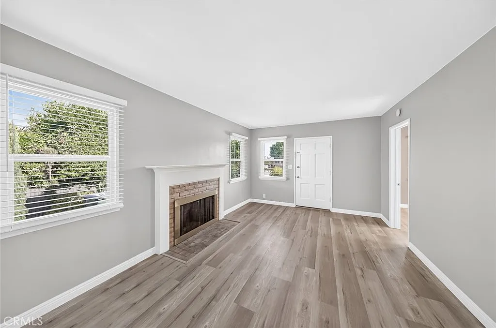 4 bed, 1644 sqft, $5,350 — Photo 4