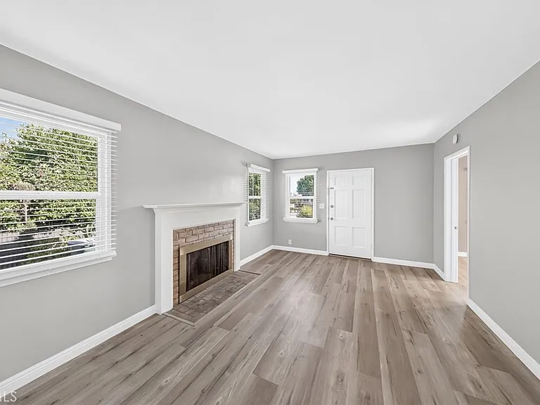 3227 E Del Mar Blvd — Photo 4