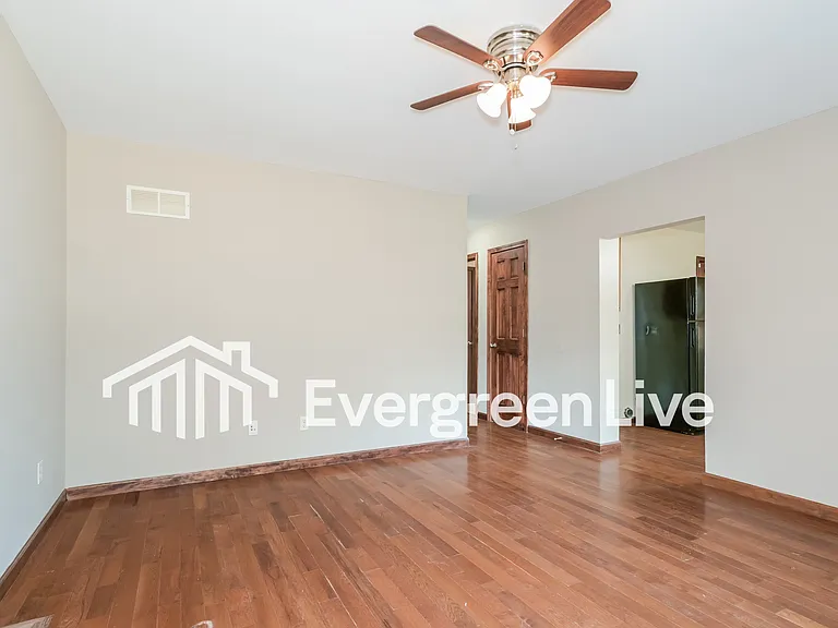 3229 W Tennyson Ave — Photo 3