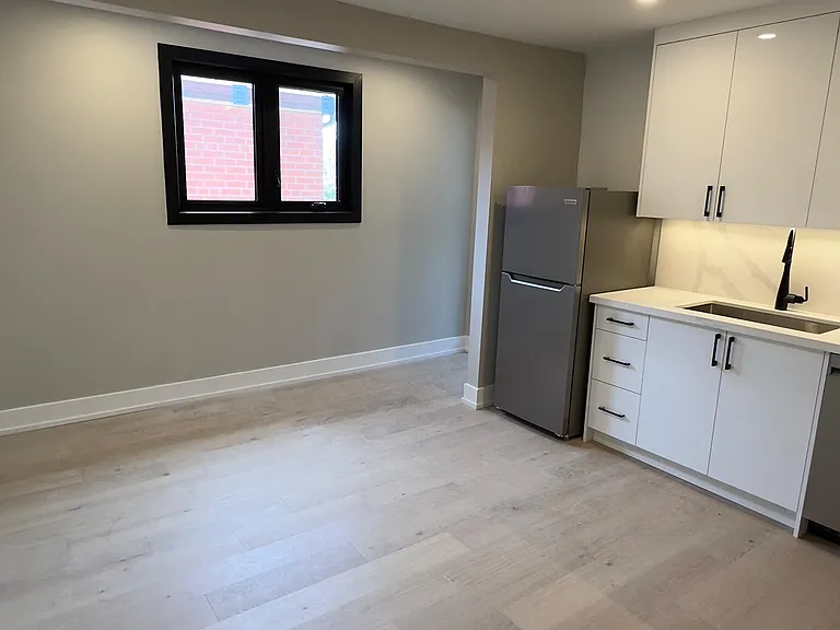 500 Salem Ave N #202 — Photo 5