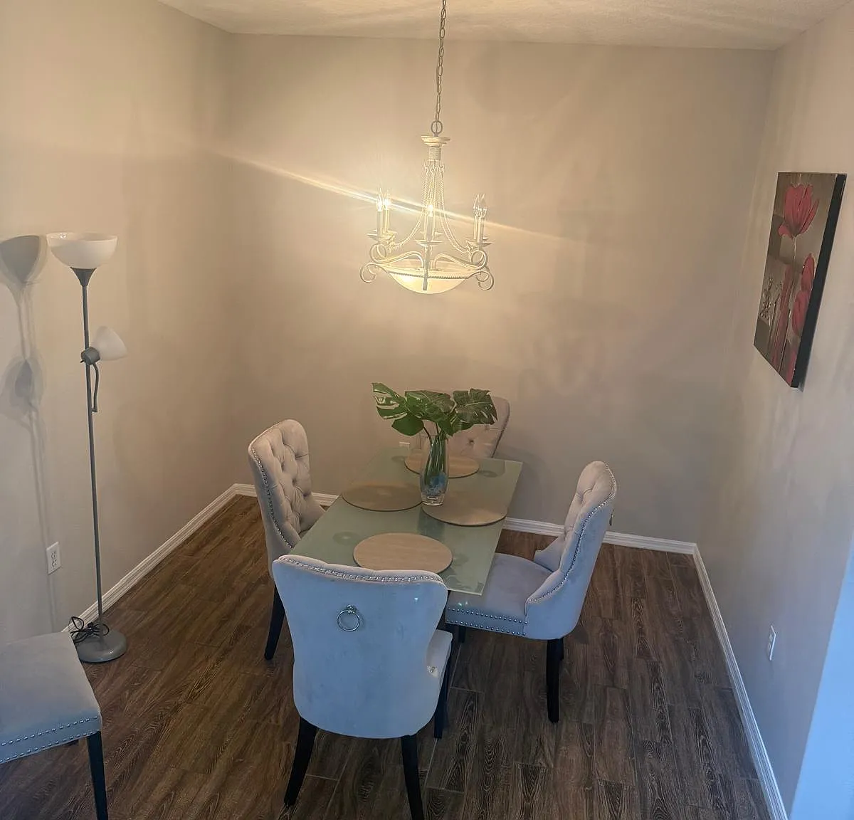 3 bed, 2.5 bath, 2201 sqft, $2,400 — Photo 2
