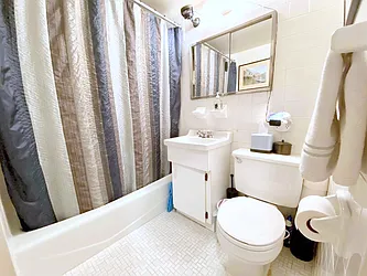 Rented by Manhattan Spaces