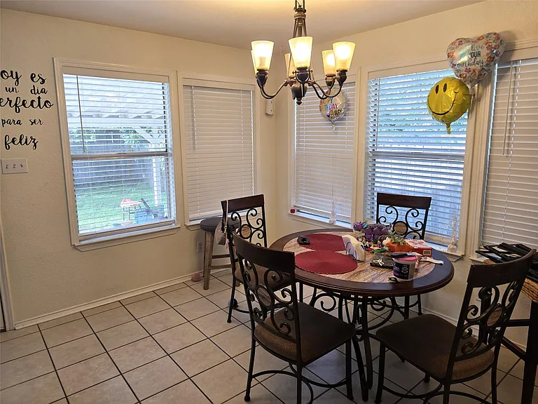 1600 Hollow Tree Blvd — Photo 4