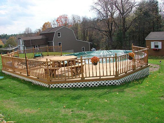 Great AG pool w/large Deck