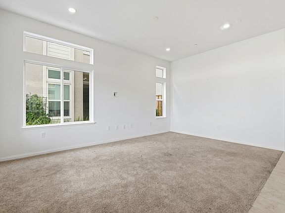 3rd image of 735 Windward Ct