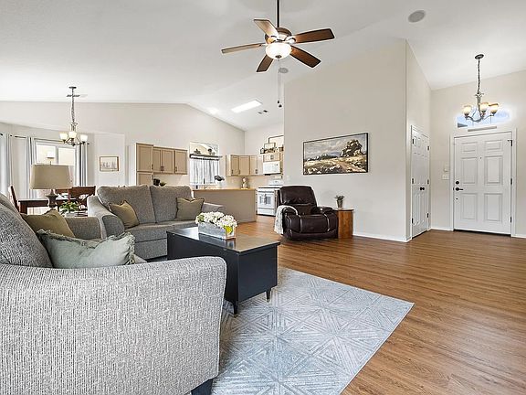 5th image of 7364 Ensminger Ave