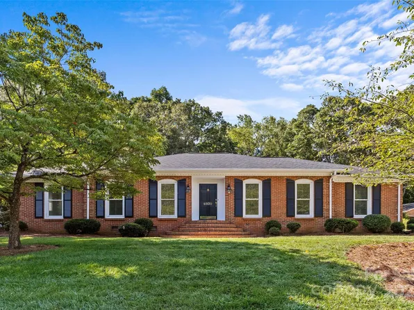 6930 Rocky Falls Rd, Charlotte, NC 28211
