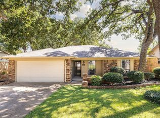 5805 Woodsetter Ln, Arlington, TX 76017