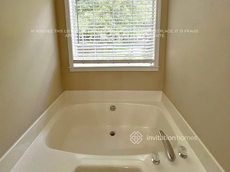 213 Highpoint Xing — Photo 15