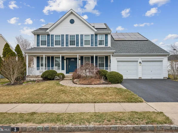 61 Canidae St, Burlington, NJ 08016