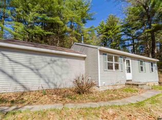 664 King Rd, Saratoga Springs, NY 12866