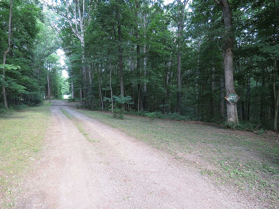 Driveway leading to cottage