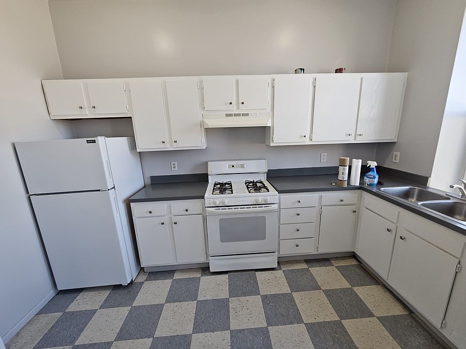 1st image of 3009 Pearl Ave #102