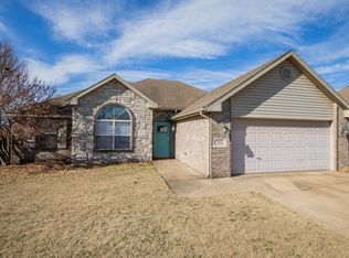 311 James Dr, Centerton, AR 72719