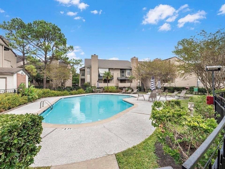 2nd image of 2021 Spenwick Dr APT 216