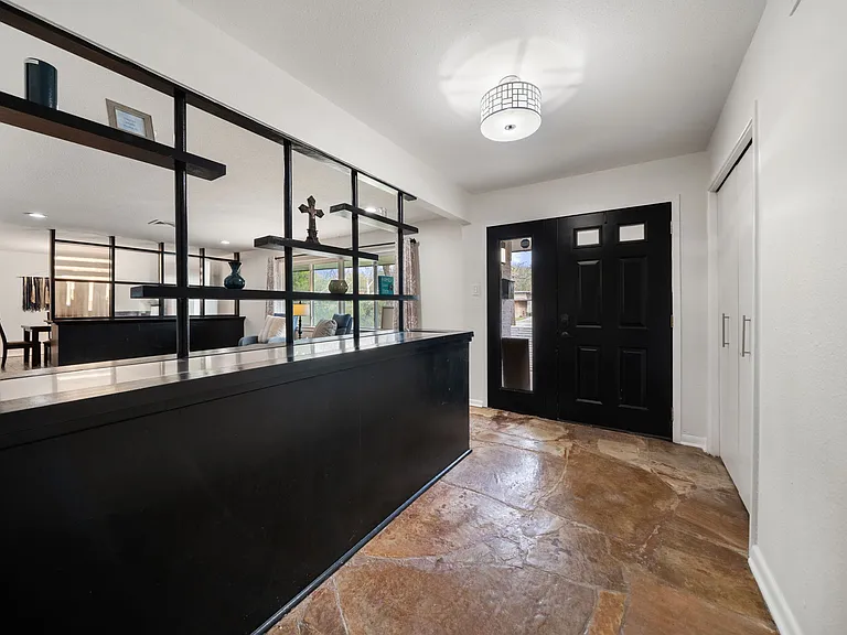 809 NW 9th St — Photo 13