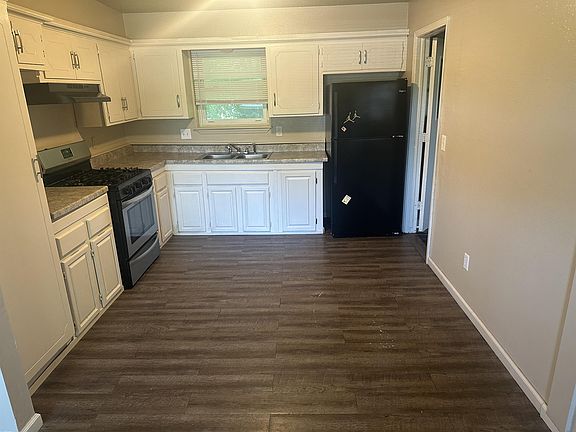 4th image of 1452 NE 11th St