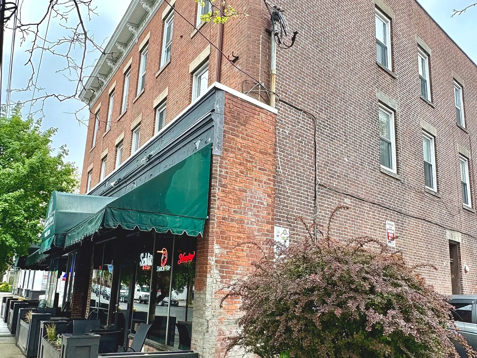 2 bed, 1.0 bath, 700 sqft, $1,500 — Photo 1