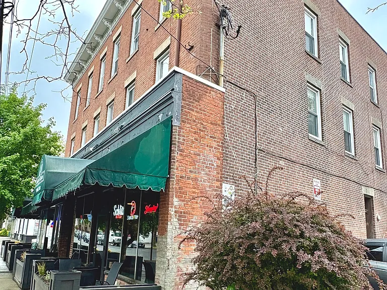 860 State St #2B — Photo 1