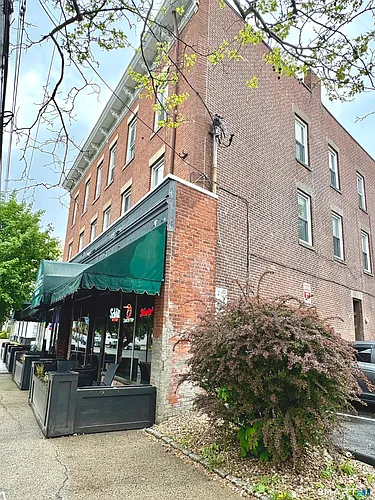 860 State St Photo 1