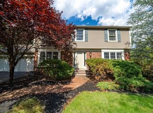 19 Magnolia Rd, Somerset, NJ 08873
