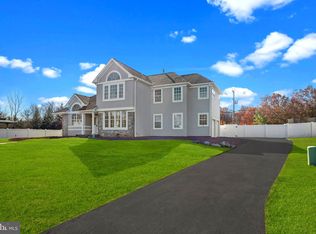 1800 Heritage Dr, Jamison, PA 18929