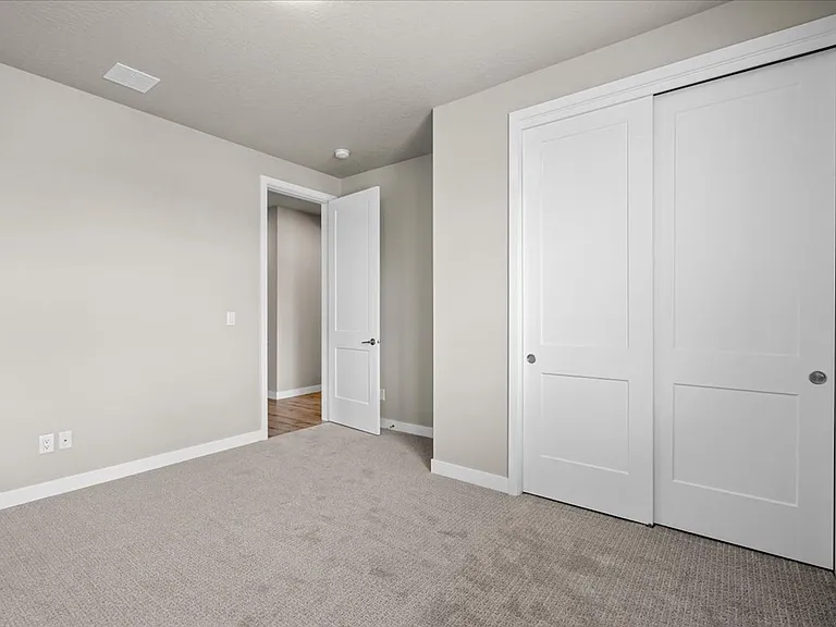 5209 E Hope Ave — Photo 32