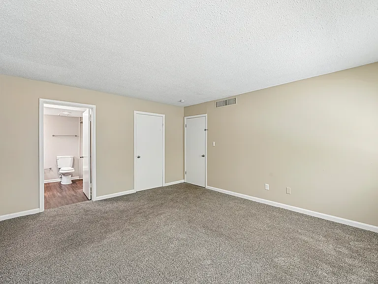 Wildwood Apartments — Photo 10